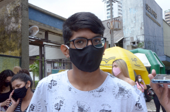Foto: Estudantes Augusto Cézar Pojo, de 18 anos, que está na 2ª série do ensino médio | Fotógrafo: Eliseu Dias